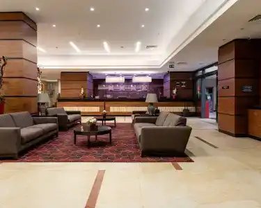 Hilton Garden Inn - 6