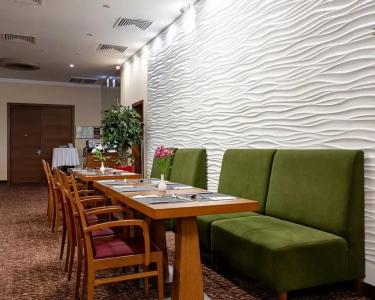 Hilton Garden Inn - 10