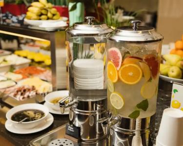 Hilton Garden Inn - 12
