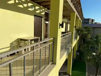 Hollywood - 2