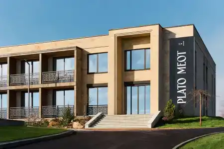 Plato Meot Park & Hotel - 0