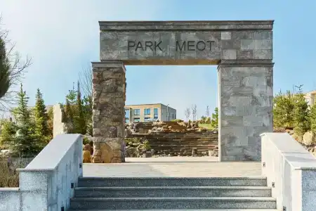 Plato Meot Park & Hotel - 10