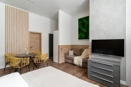 Studio 15 - 27