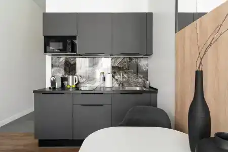 Studio 15 - 44