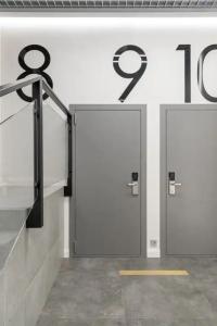 Studio 15 - 161