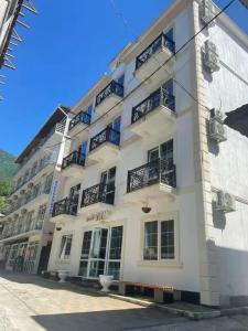 Rich-hotel - 10