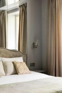 Room 12 - 42