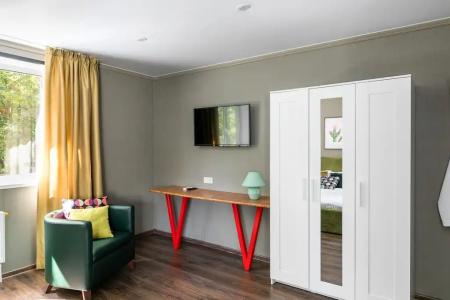 Room 12 - 65
