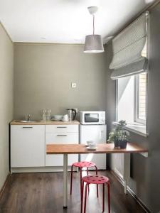Room 12 - 69