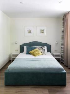 Room 12 - 40