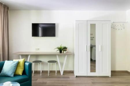 Room 12 - 75