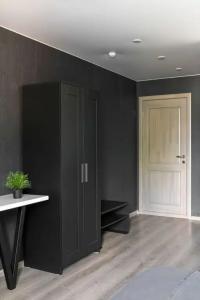 Room 12 - 85