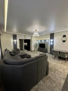 Гранд Плаза - 53