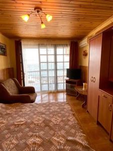 Эллинг 106 - 12