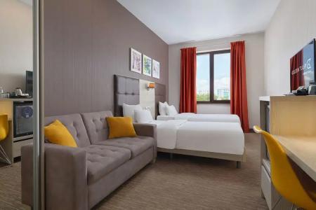Golden Tulip - 17