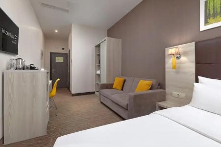 Golden Tulip - 20