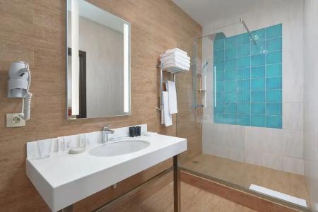 Golden Tulip - 39