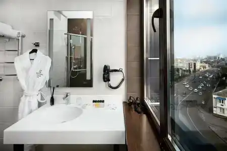 Golden Tulip - 45