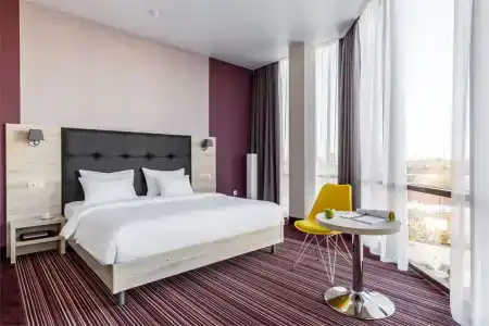 Golden Tulip - 49
