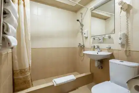 Грейс Наири - 29