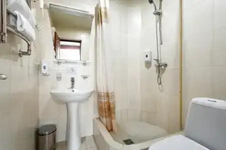 Грейс Наири - 40