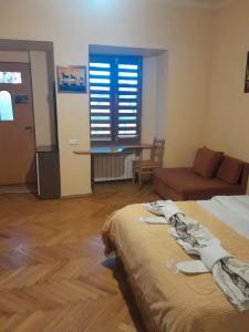 Sunny Tiflis - 23