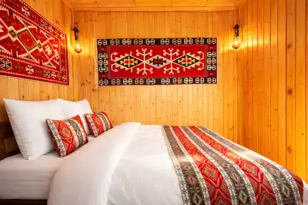 Hayat-Haus - 142