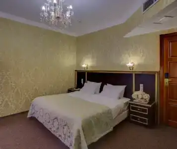 Шери Холл - 20