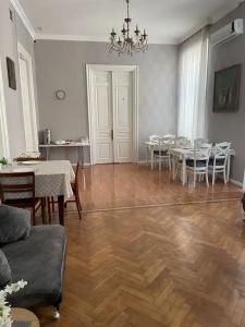 Vintage Boutique - 45