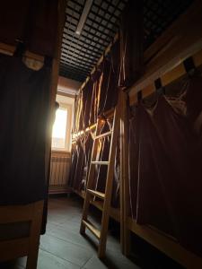 Уголок - 8