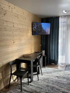 Snow Peaks - 102