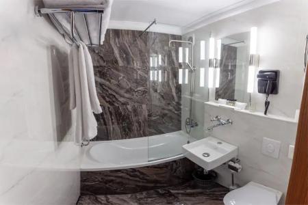 Интурист - 104