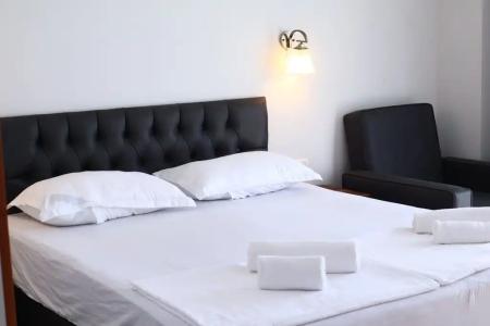 Majestic & Restaurant - 12