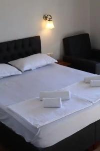 Majestic & Restaurant - 18