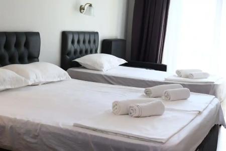 Majestic & Restaurant - 26