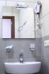 Majestic & Restaurant - 34