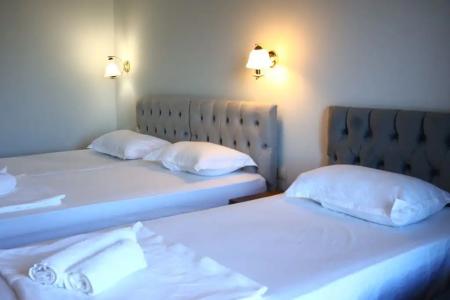 Majestic & Restaurant - 27