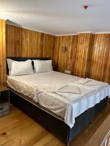 Majestic & Restaurant - 49