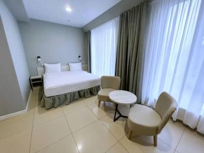 Central Inn - 94