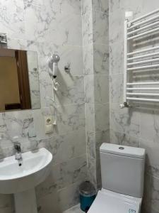 Majestic & Restaurant - 65