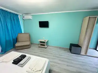 Сандро - 4