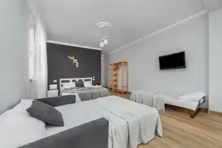 Grand House - 100
