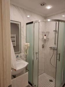 Old Corner - 17