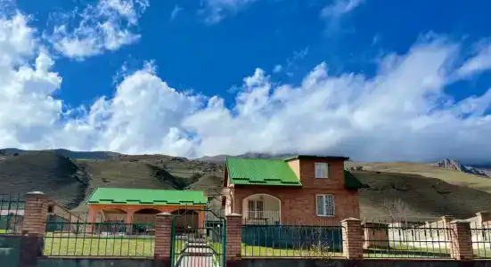 Уютный дом на берегу горной реки - 20