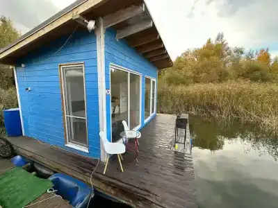 Плавучий домик-глэмпинг с видом на Минское море - 1