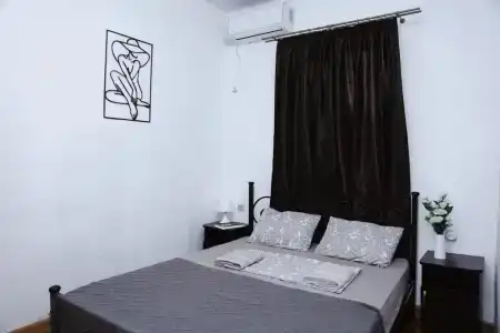 Honey House - 11