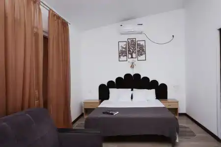 Honey House - 64