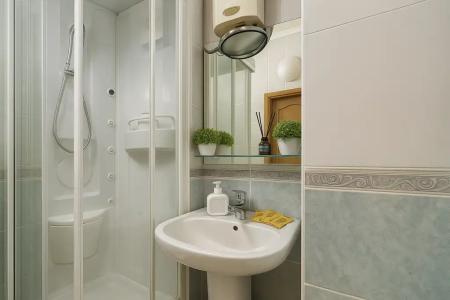 Metro Apartments - 271
