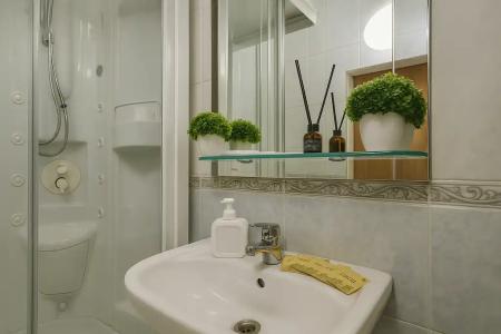 Metro Apartments - 273