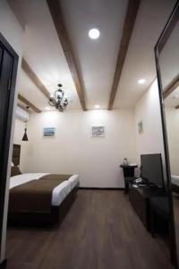 Boutique Living - 17
